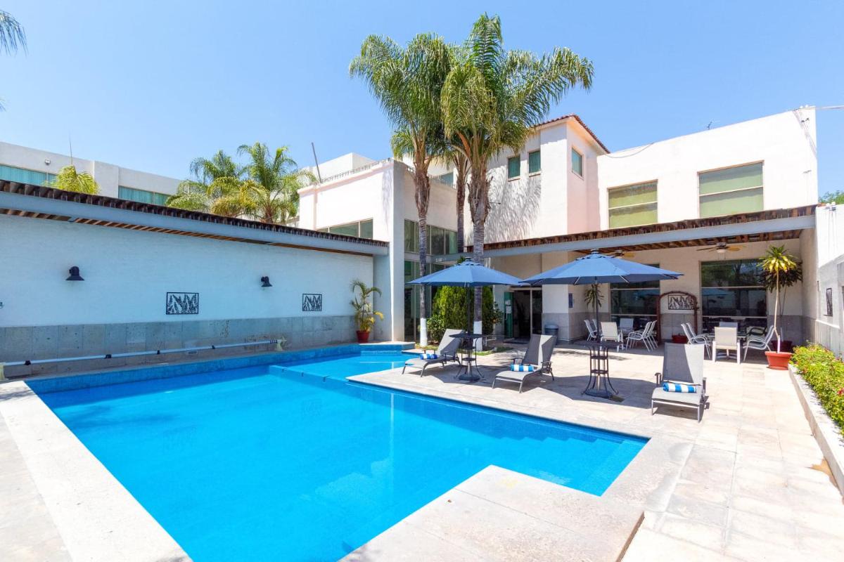 Hotel San Carlos Tequisquiapan - Housity