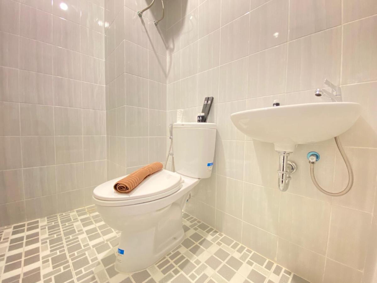 Comfortable Studio Semi Apartment at The Lodge Paskal near BINUS University By Travelio - Housity