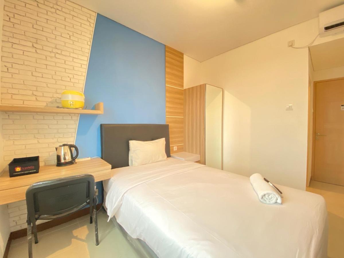 Comfortable Studio Semi Apartment at The Lodge Paskal near BINUS University By Travelio - Housity