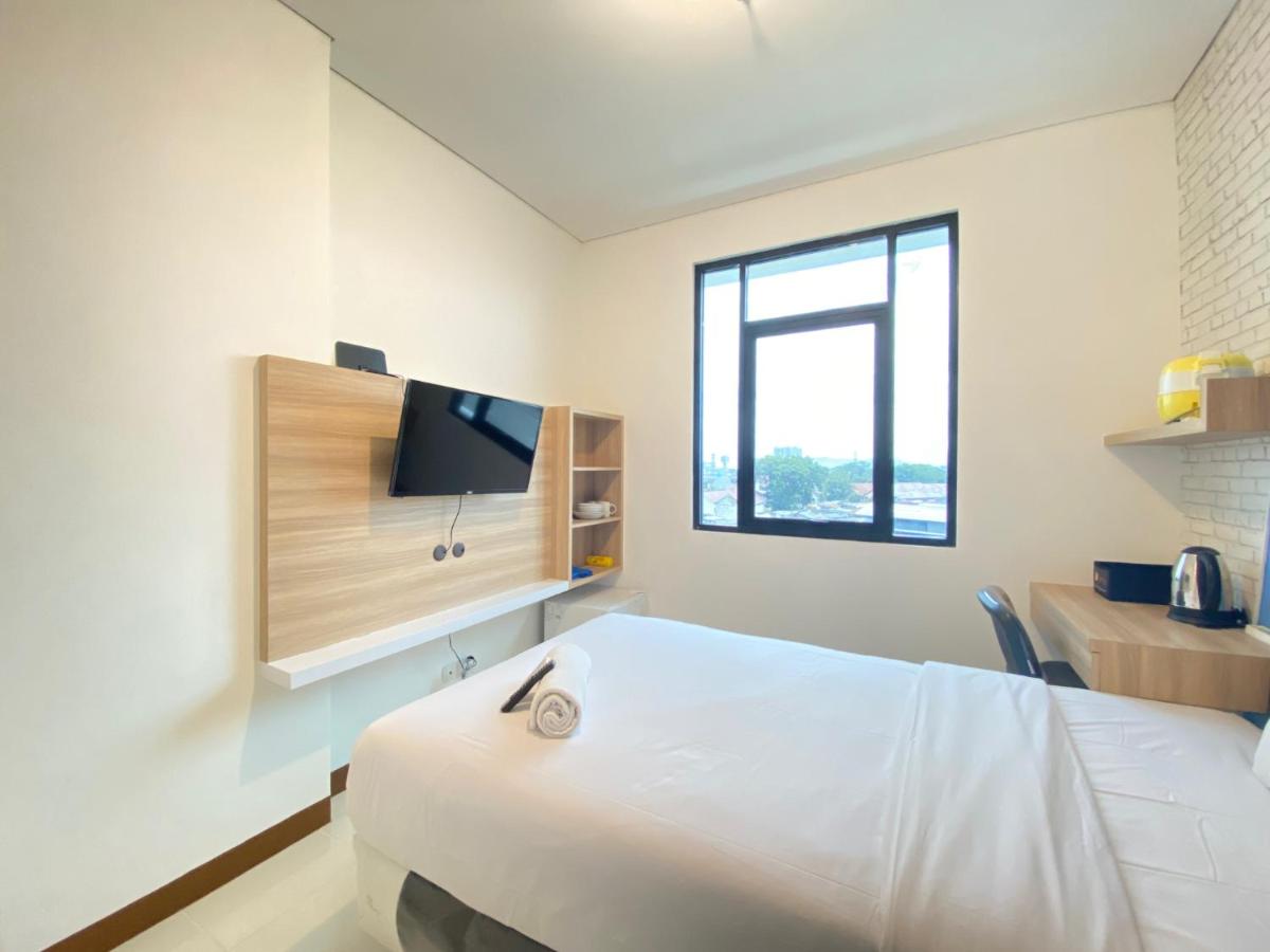 Comfortable Studio Semi Apartment at The Lodge Paskal near BINUS University By Travelio - Housity