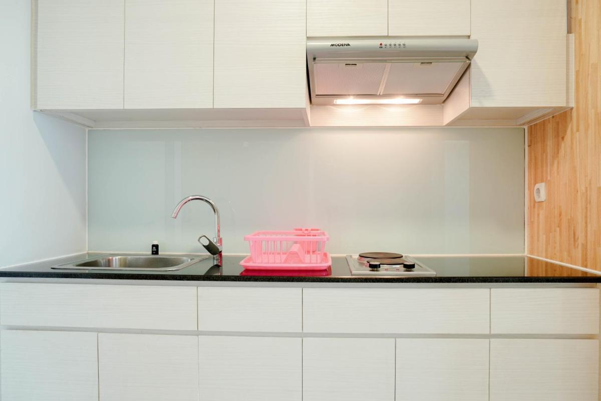 Gorgeous 2BR Apartment Maqna Residence By Travelio - Hizvo