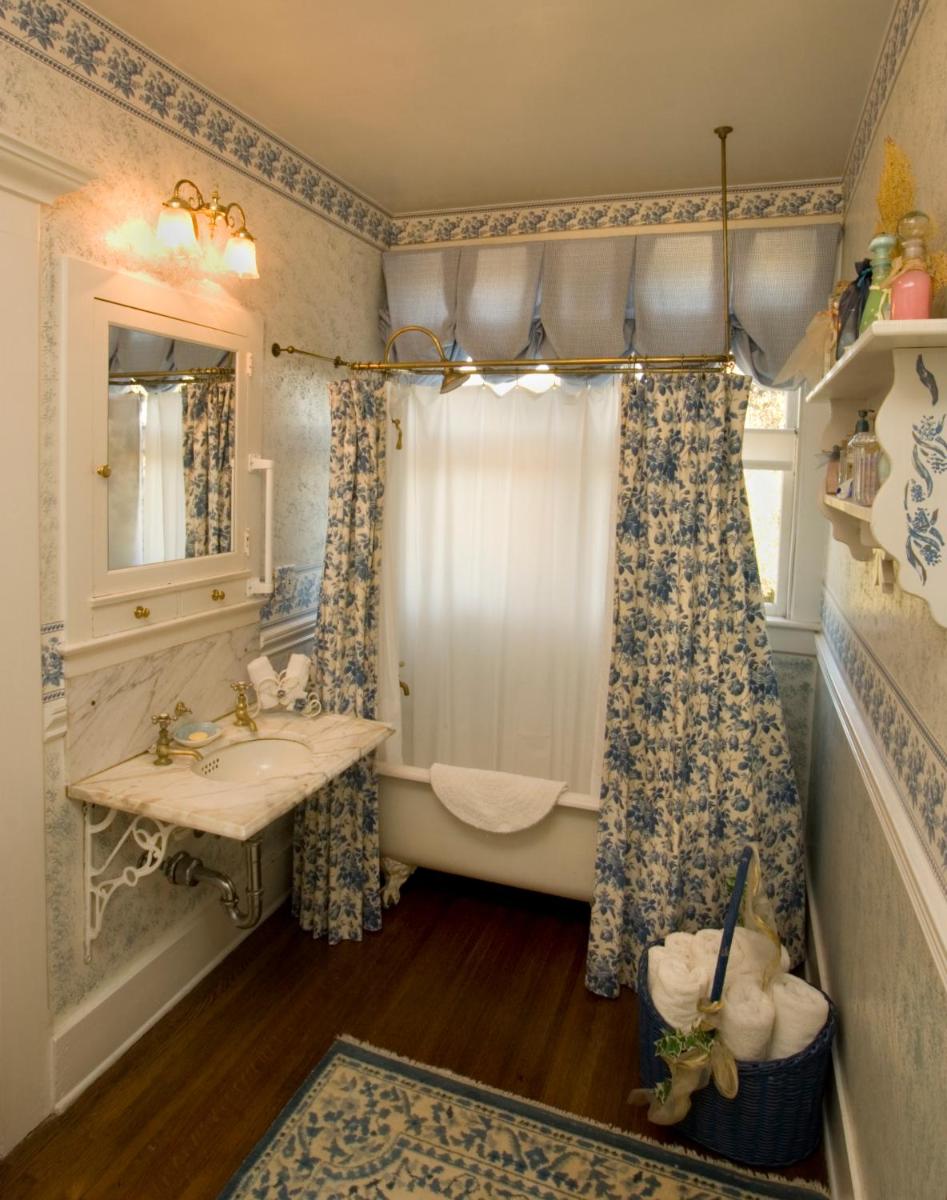The Bissell House Bed & Breakfast - Housity