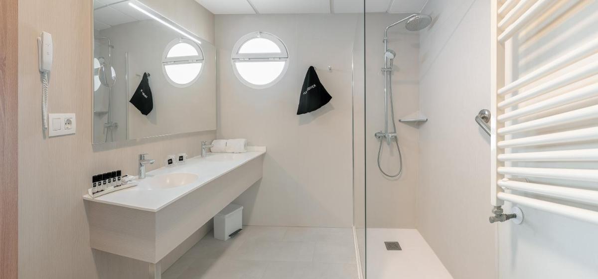 Un baño de Hotel RH Victoria & Spa 4 Sup