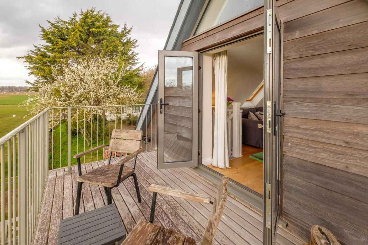 White Cottage Apartment - Housity
