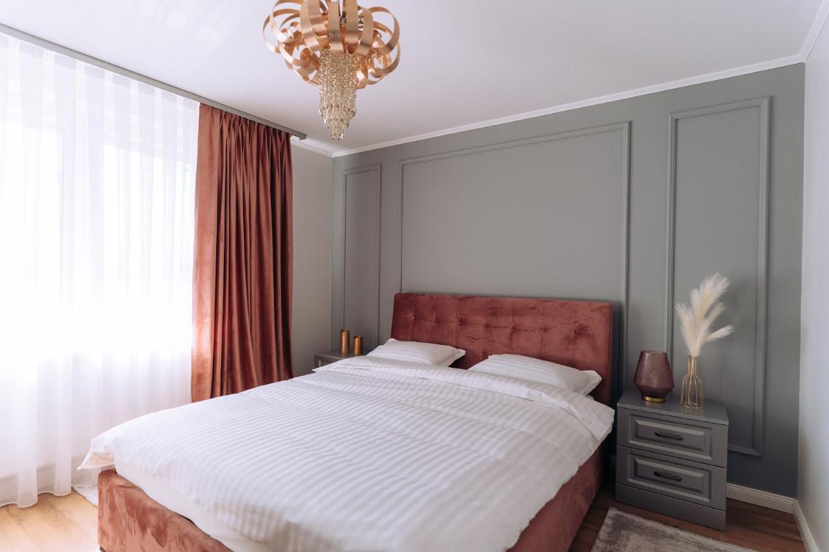 GOLD Suites - Housity