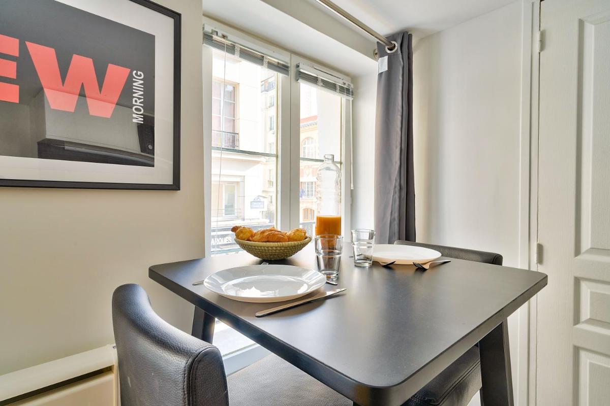 New and Bright Studio in the Heart of Paris (1G) - Housity