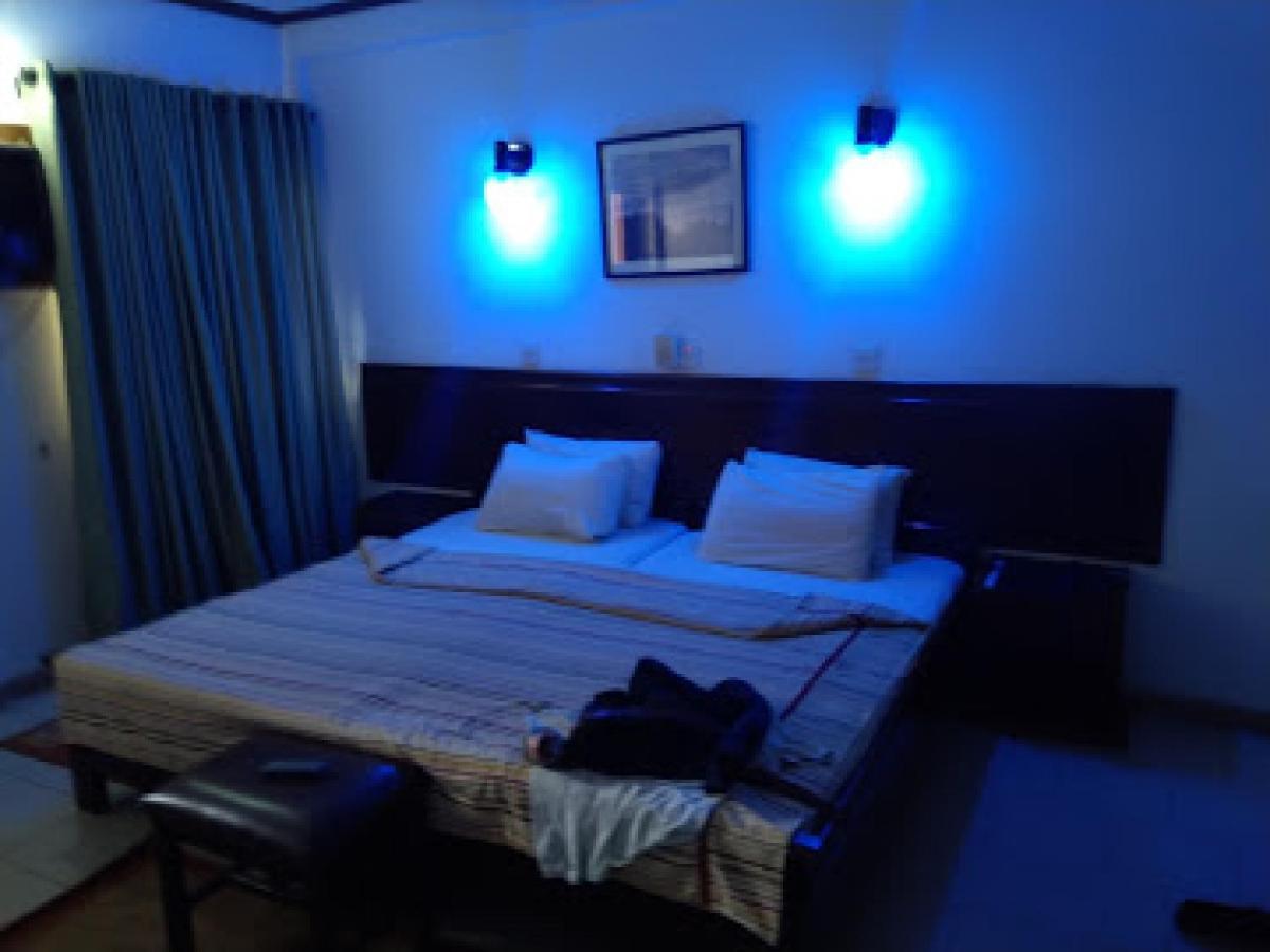 Suitetrails - Room in Lodge - Whispering Palms Resort
