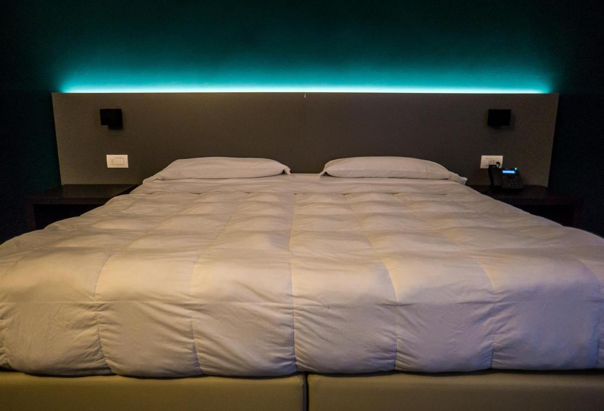 Venice Terminal Apartments & Suites - Housity