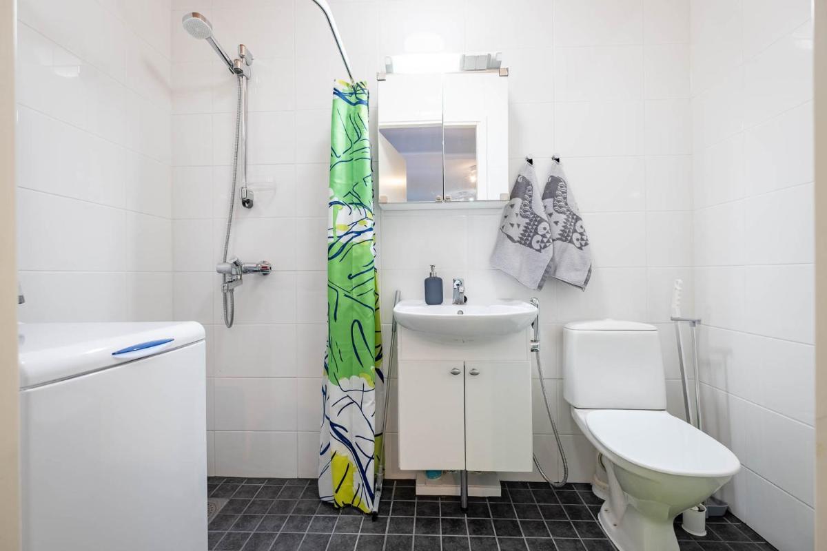 Vaajalahden yksiö - Housity