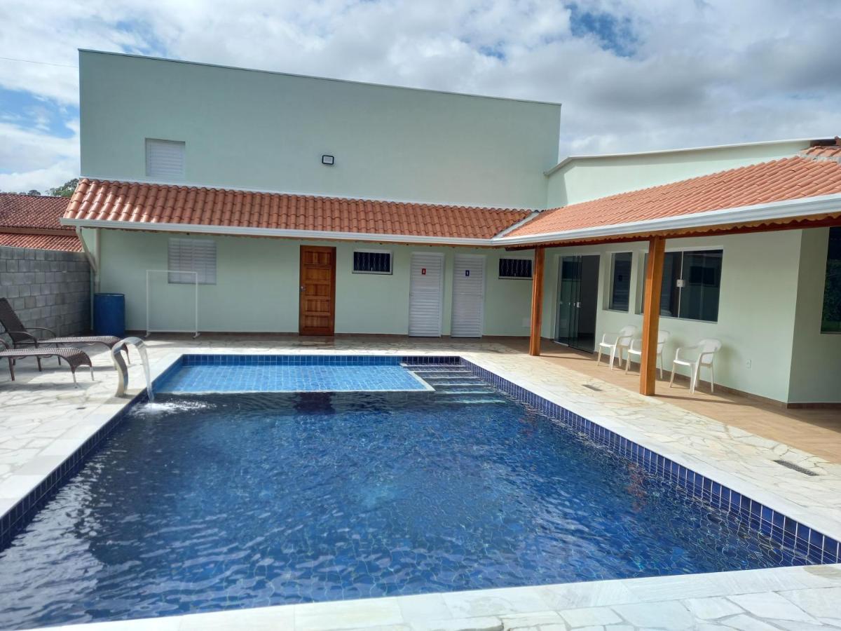 Chácara com Piscina-JundiaÍ SP - Housity