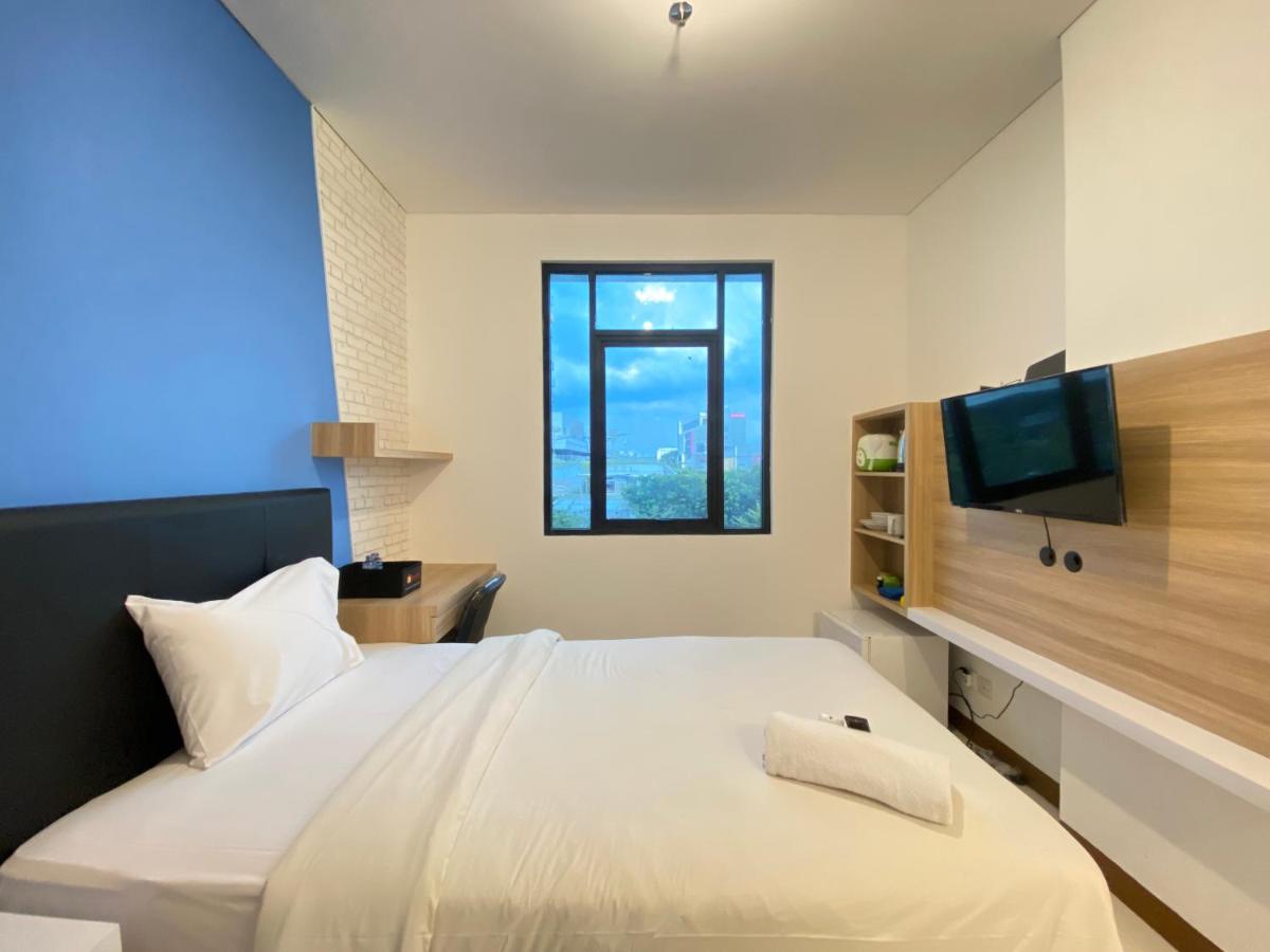 Simply Studio Room Semi Apartment at The Lodge Paskal near BINUS University By Travelio - Housity