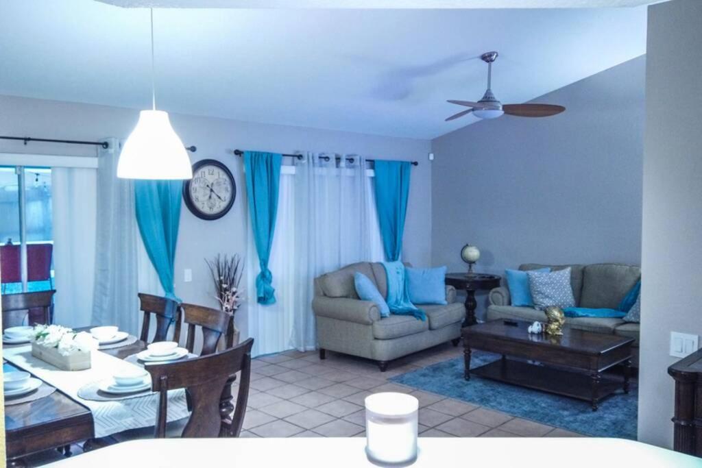 Cozy Pool House Close to all Attractions in Tampa - Housity