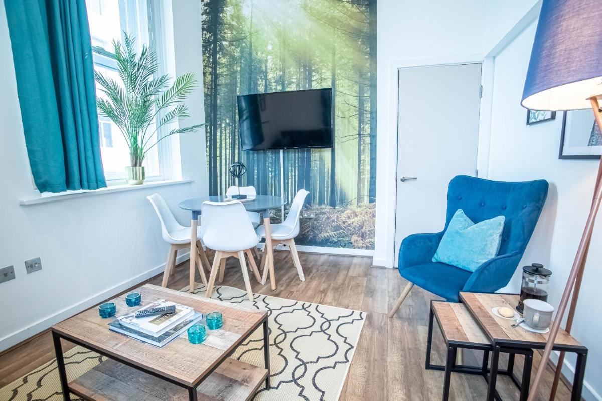 Luxe Apartments Near Albert Docks - 3 Graces - Liverpool One - Business, Contract & Corporate Ready - Housity