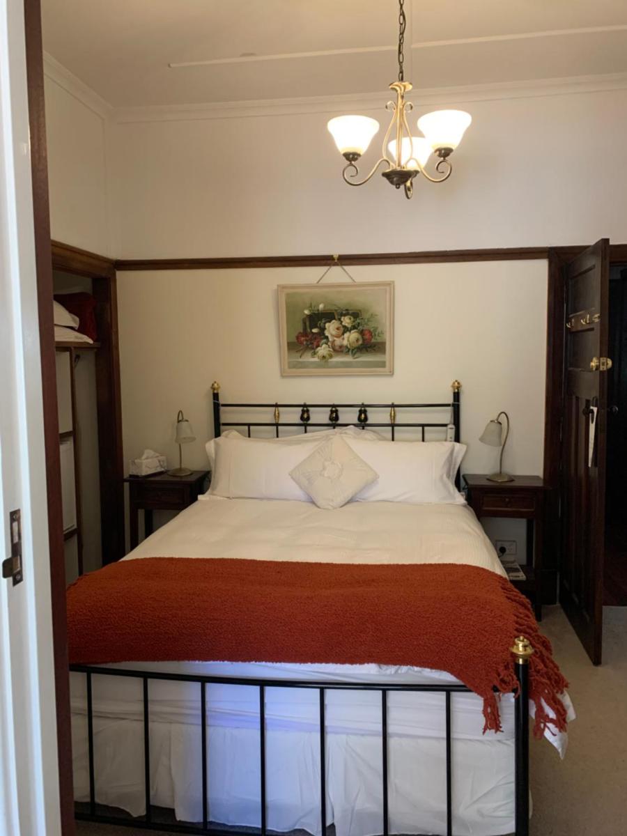 Rosebridge House Bed & Breakfast Adult Retreat - Housity