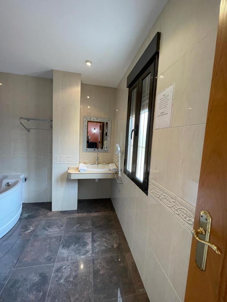 HOTEL Restaurante la barca - Housity