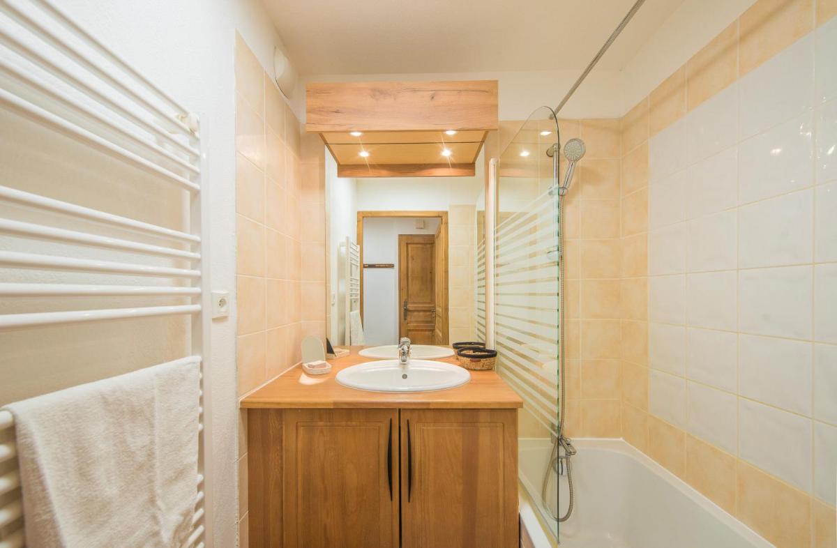 Salle de bains dans l'établissement Résidence Club mmv Le Hameau des Airelles ****