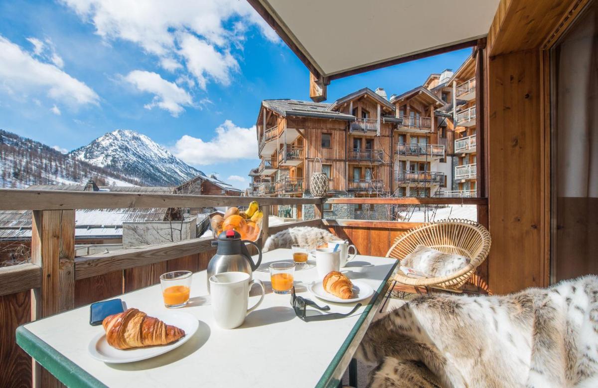 Vue générale sur la montagne ou vue sur la montagne depuis l'appart'hôtel
