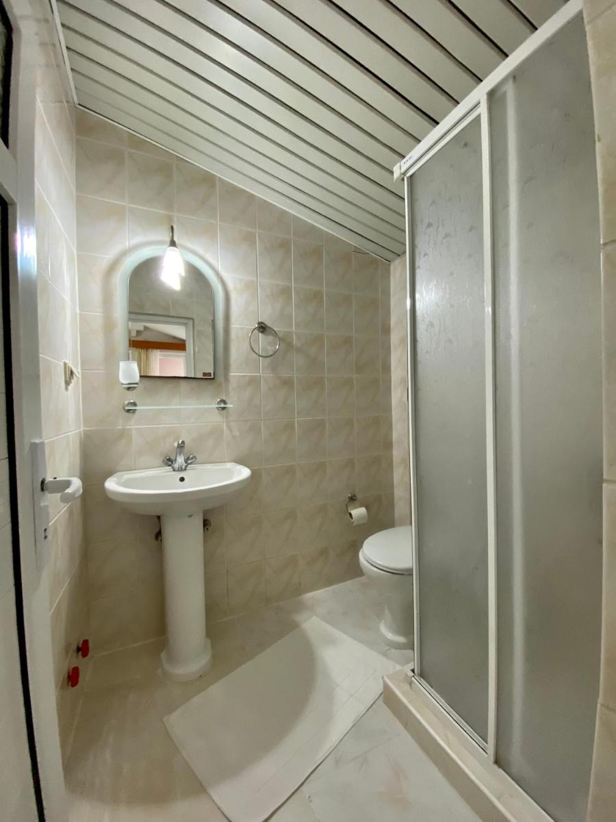 Amanda Hotel - Housity