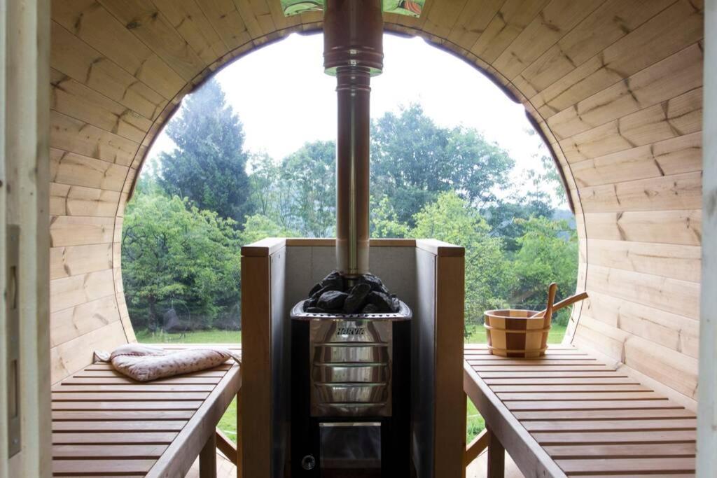 Suitetrails - ENJOY Cozy HOME Hills & Forest & Views & Gardens & Sauna Whirlpool Bath