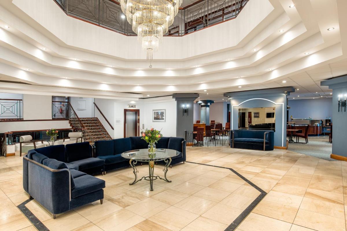 Copthorne Effingham Gatwick Hotel - Housity