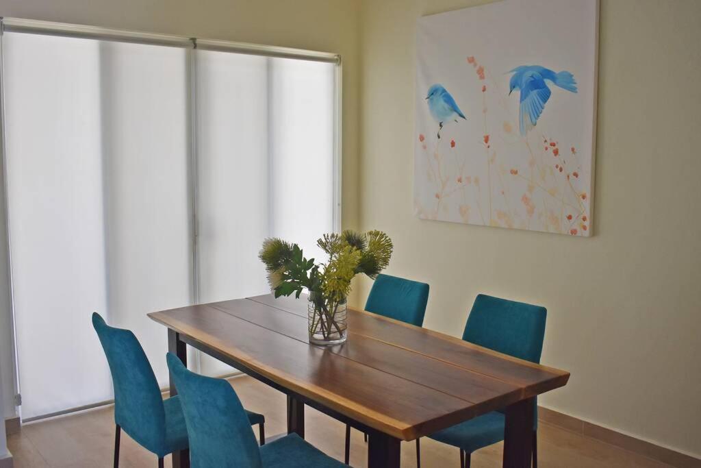 Gorgeous & cozy house close to the beach & market. - Housity