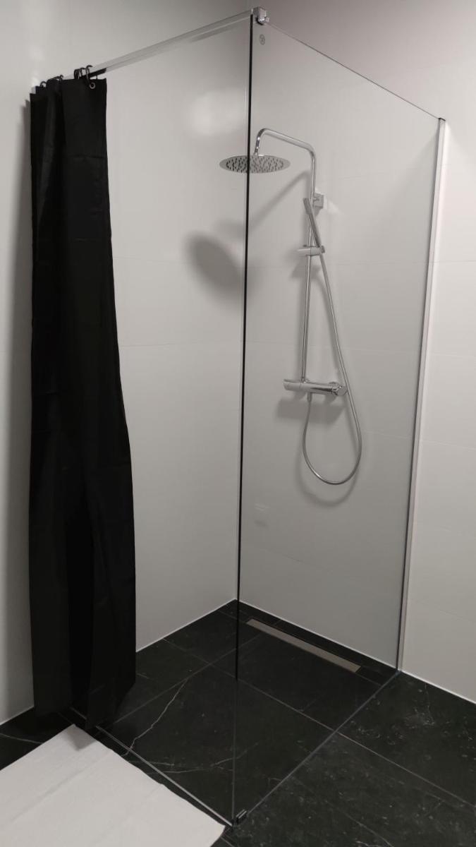 Hotel ANTARES - Housity