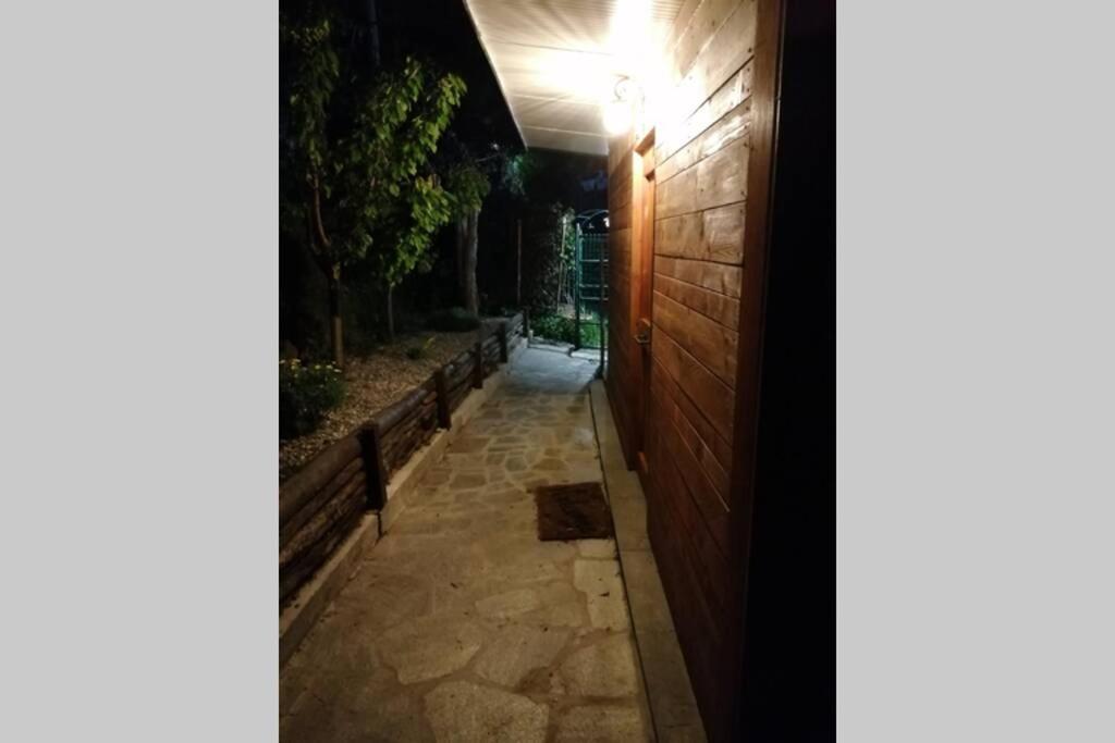 Suitetrails - La Casetta di Molly tra ulivi e roseto