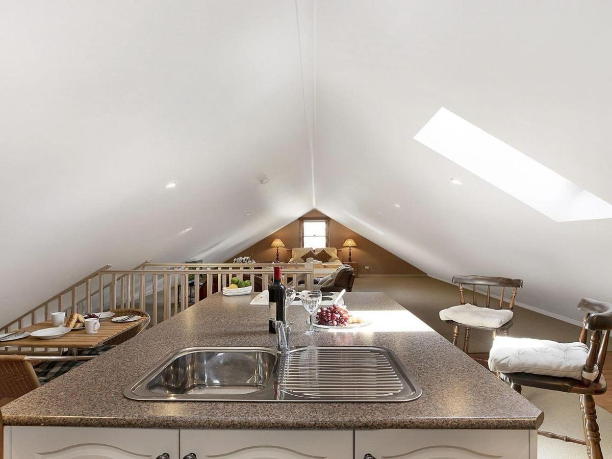 Old Mansfield Loft - Housity