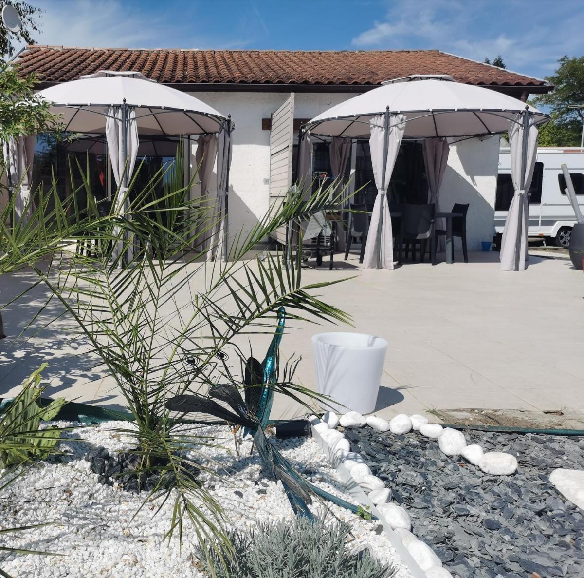 PETIT COIN DE CHARME - Housity