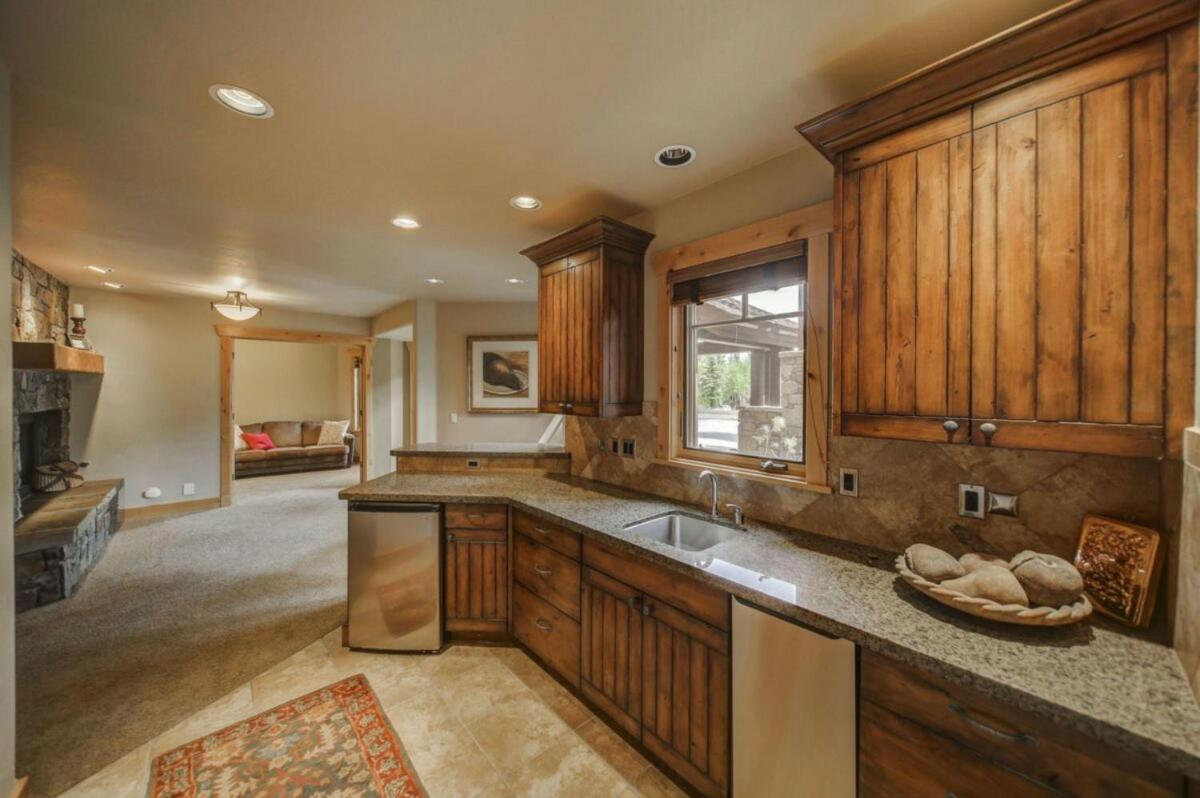 Bear Discovery Custom Tamarack Estate Home by Casago McCall - Donerightmanagement - Housity
