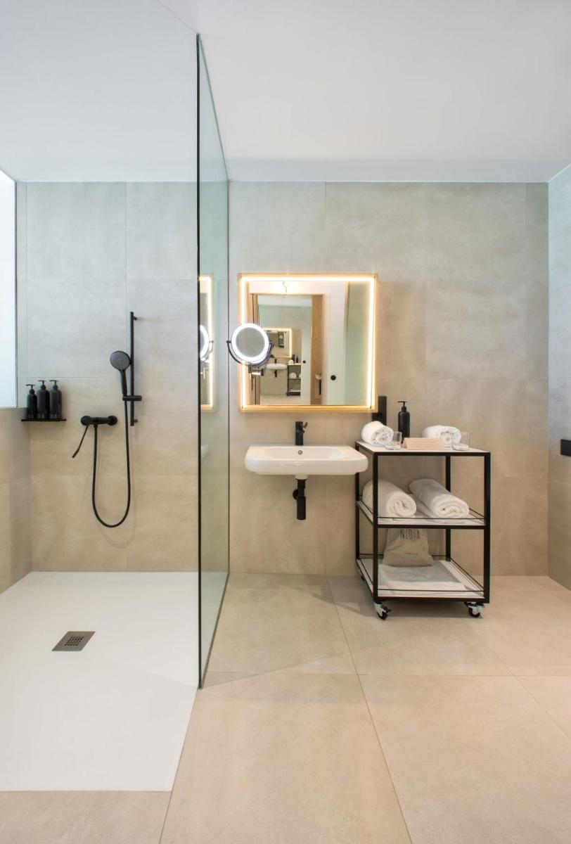 Un baño de Noa Boutique Hotel