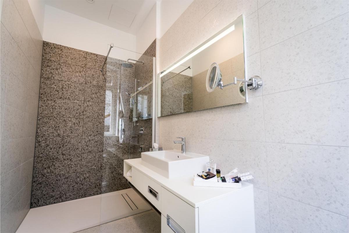 Schlosshotel Bad Neustadt - Hizvo