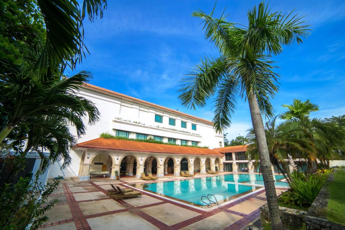 Suitetrails - Waterfront Airport Hotel and Casino