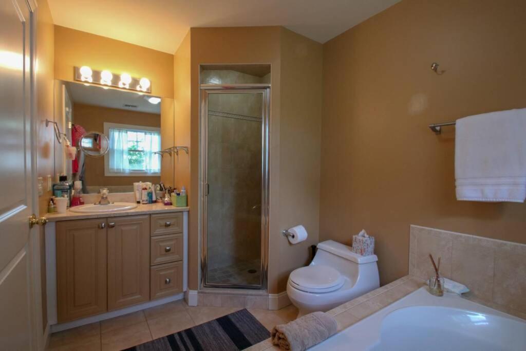 Beautiful Home Perfect for a City get-away. - Housity