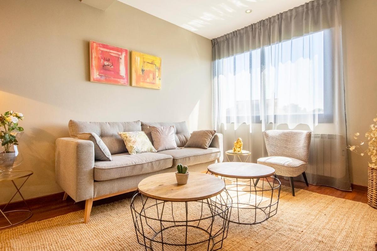 UP ROOMS BANYOLES - Housity