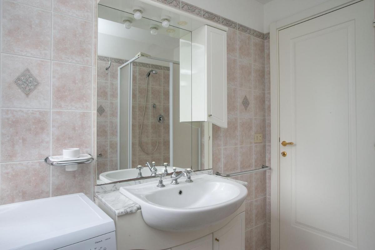 N033 - Numana, bilocale con meraviglioso terrazzo sul mare - Housity