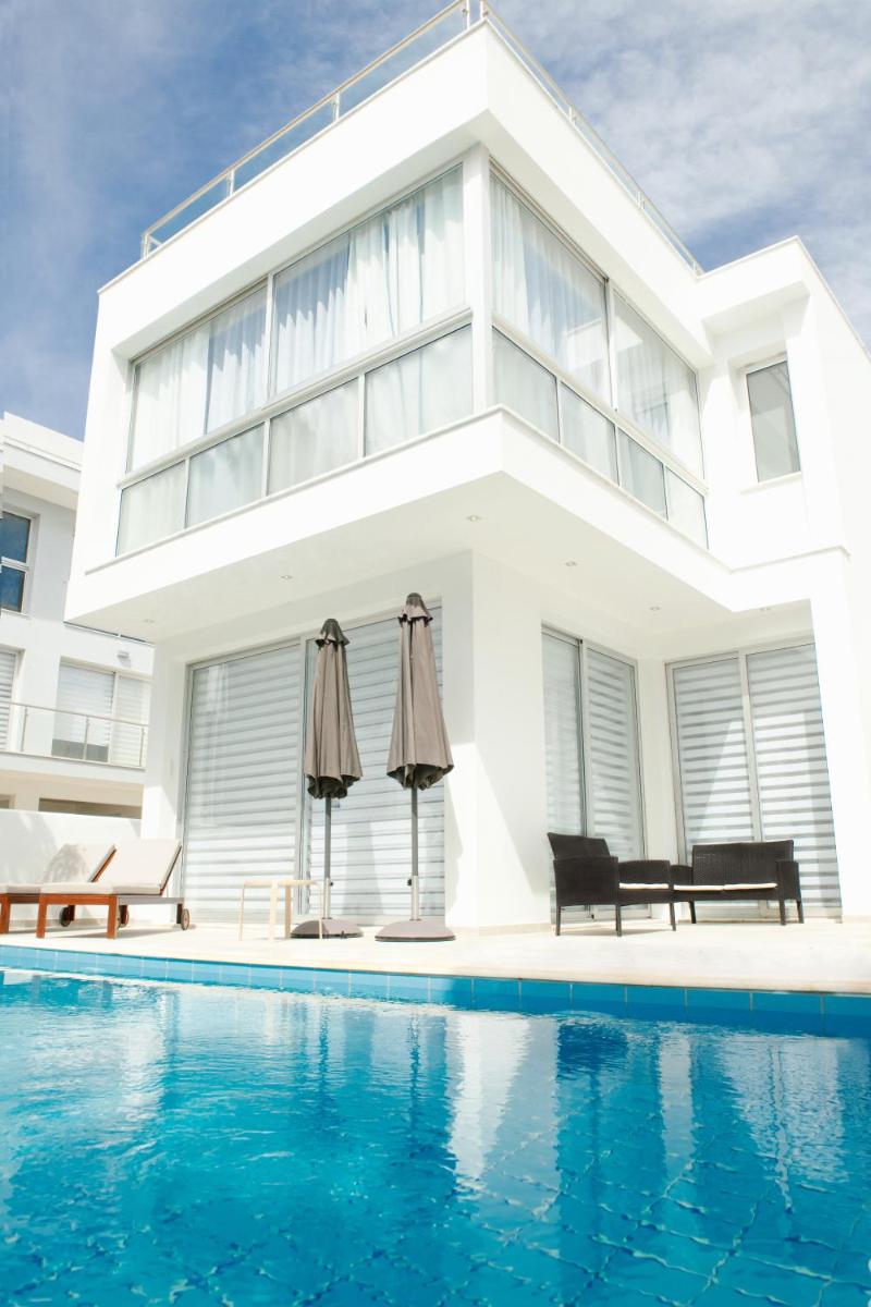 Suitetrails - Touch Blue Residences