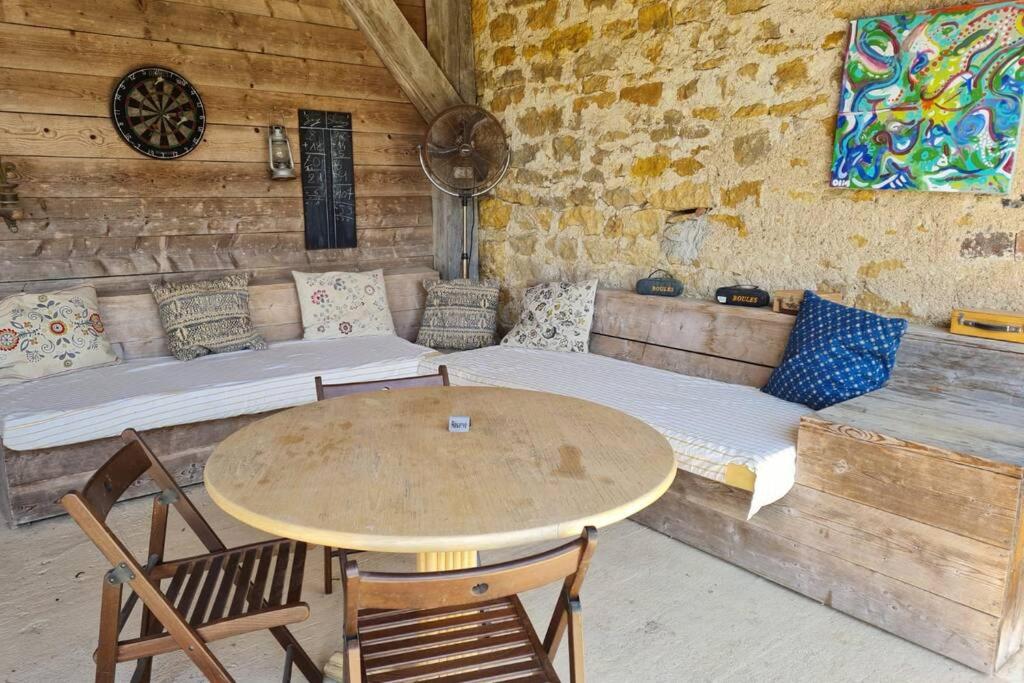 Magnifique Maison typique morvan avec piscine - Housity