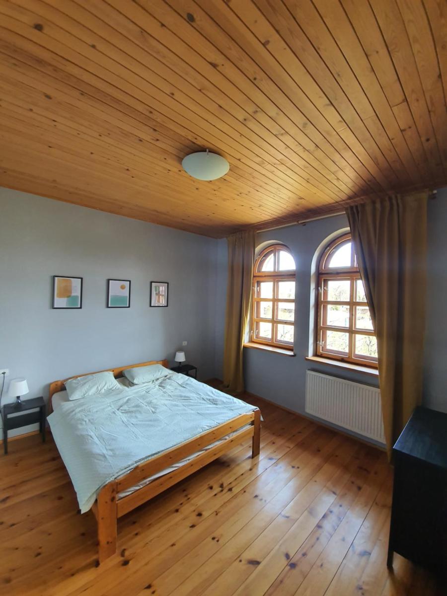 Riverside Holiday House Apartments - Housity