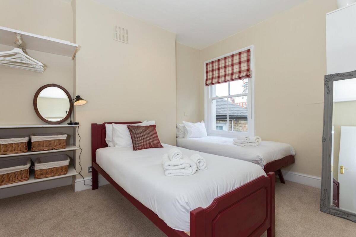 Quaint 2 Bedroom Flat - 9 Minutes Walk To Vauxhall Tube - Housity