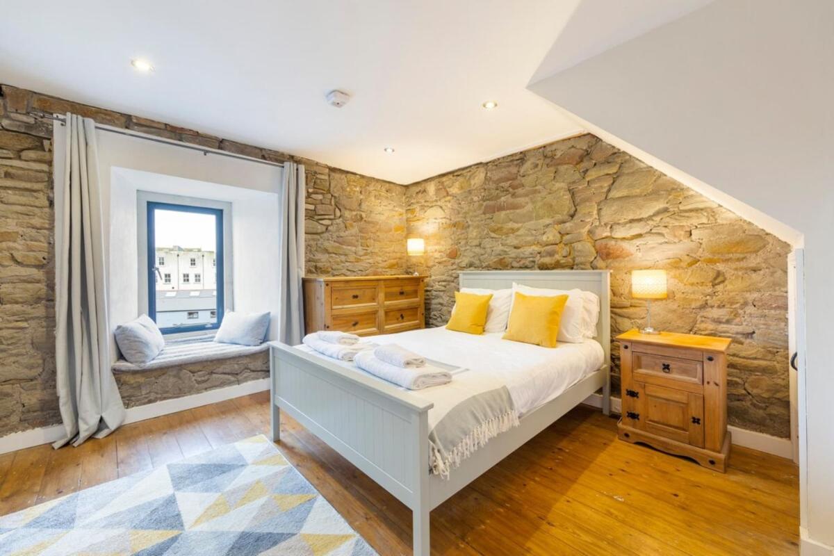 Grade II Listed Converted Church Tower - 6 person - Housity