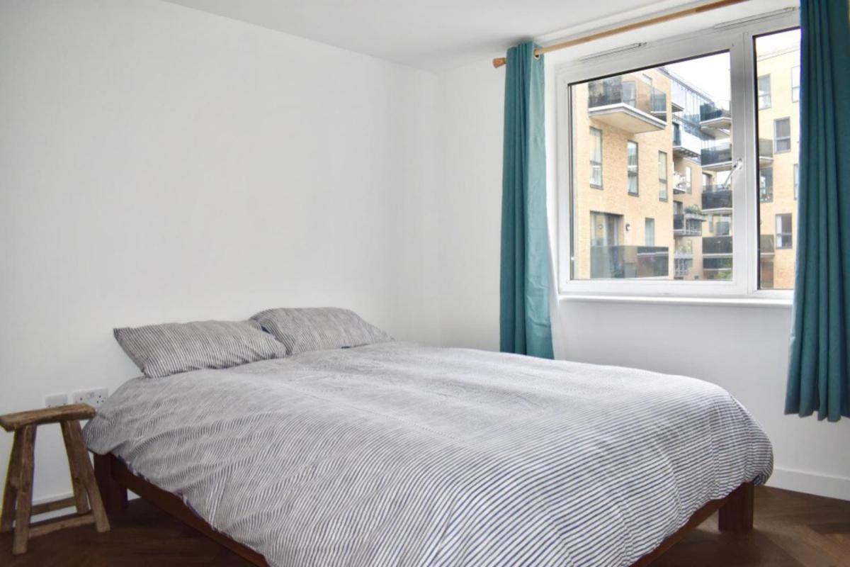 Stylish and Super-Central 2 Bedroom Modern Apartment - Housity