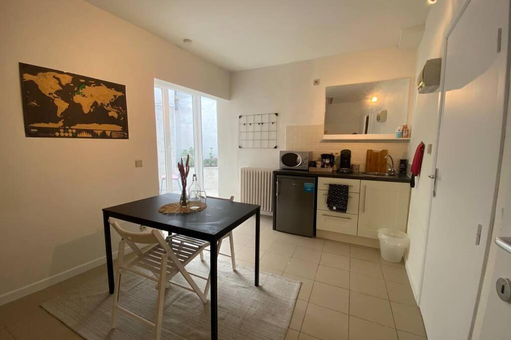 Studio with terrace in 17th century house - Housity