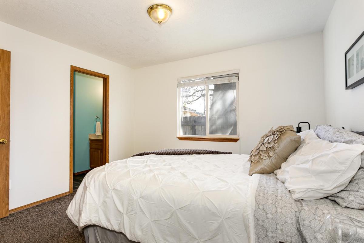 8639 Ustick - Housity