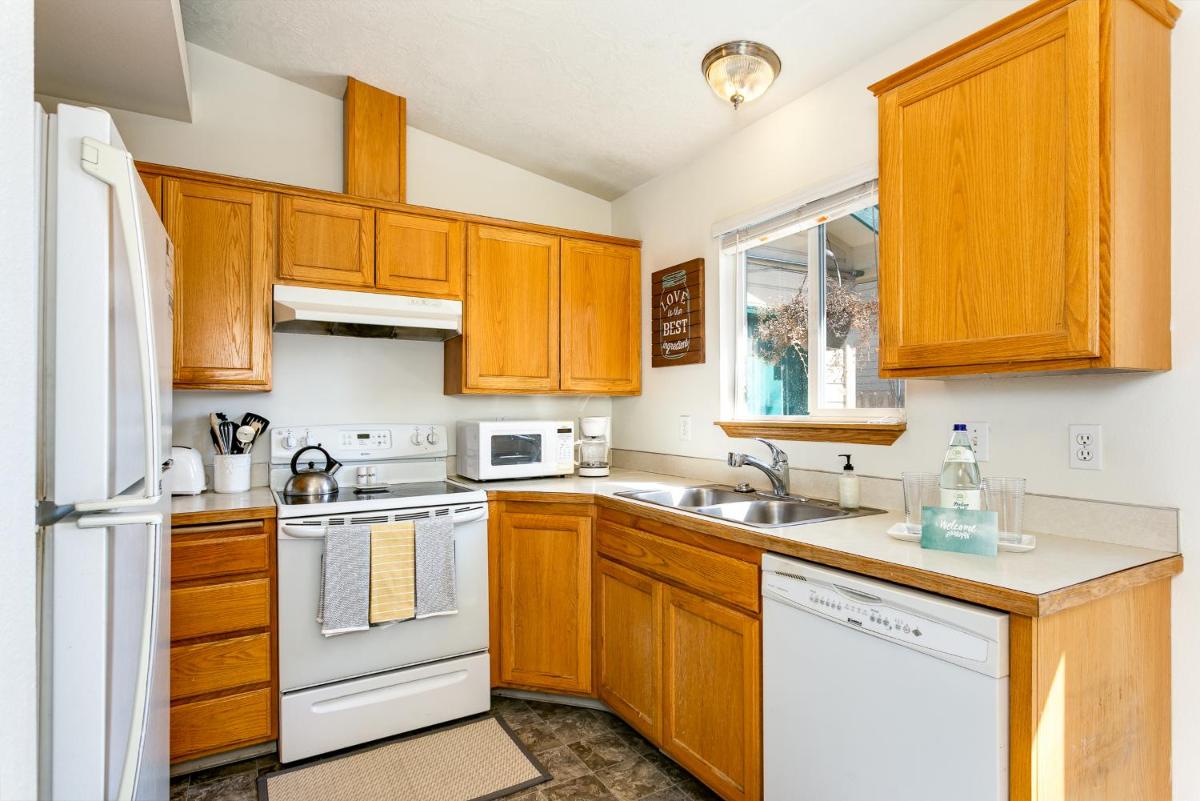 8639 Ustick - Housity