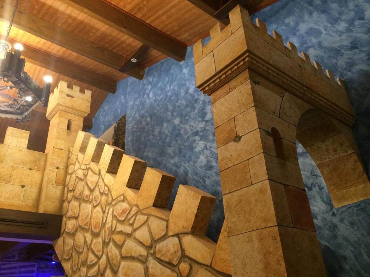 Imagen de la galería de Hotel SPA El Lagar de Isilla, en La Vid y Barrios