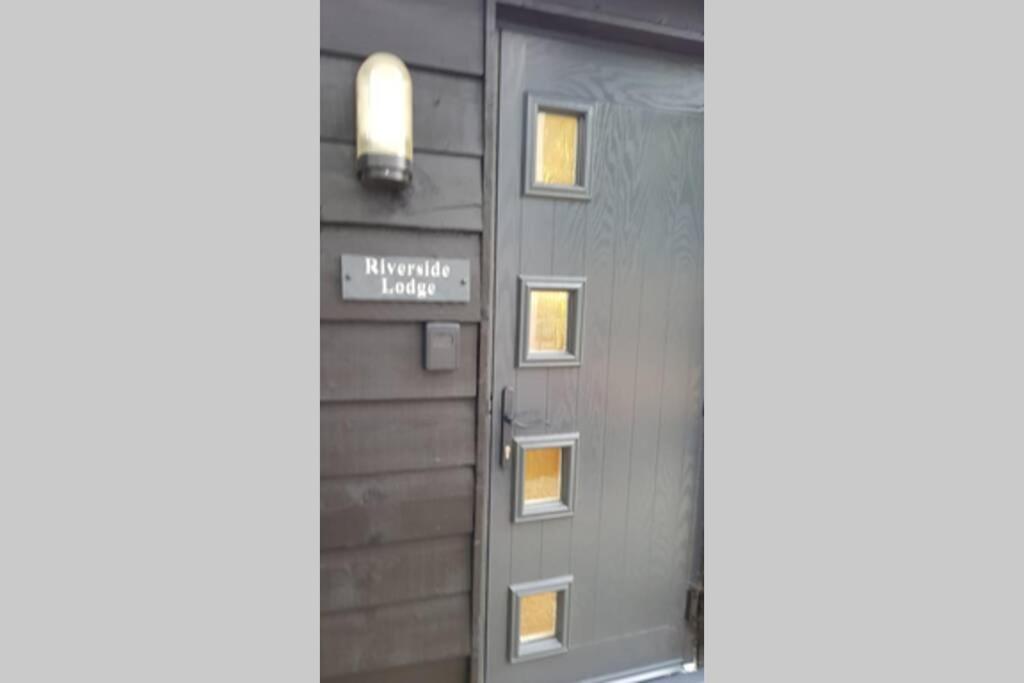 Riverside Lodge Pied a Terre - Housity