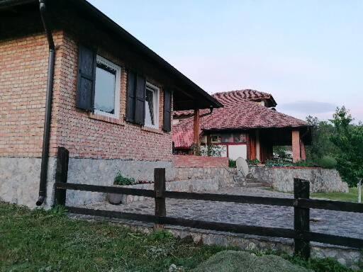 Apartman Gradac Deguric - Housity