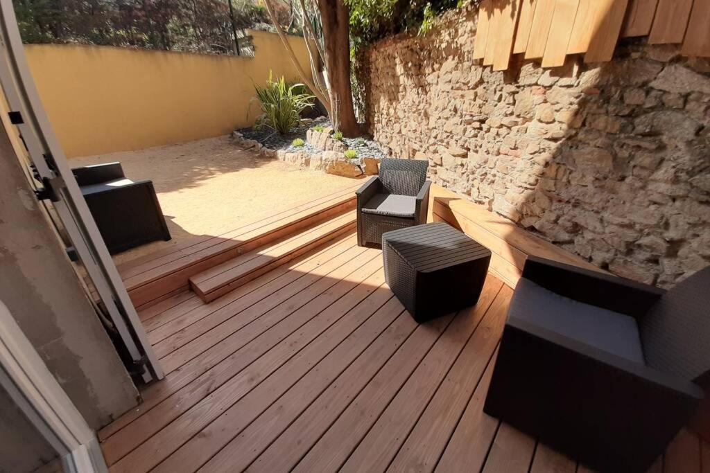 STUDIO RENOVE RDC TERRASSE + EXTERIEUR PAYSAGE - Housity