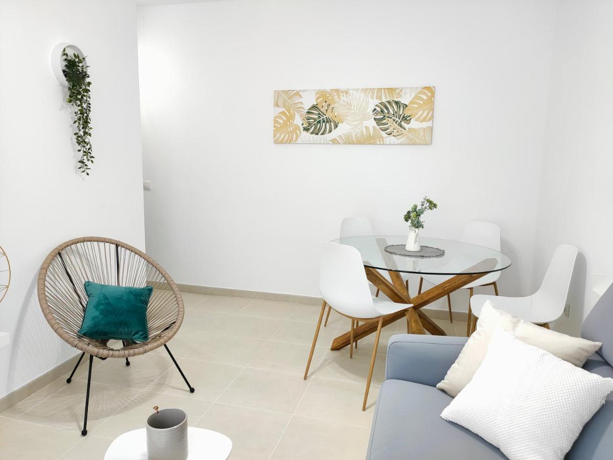RELAX CHICLANA-Aparcamiento privado-TV Cable-WifiPlus-Aire Acond-Incluido - Hizvo
